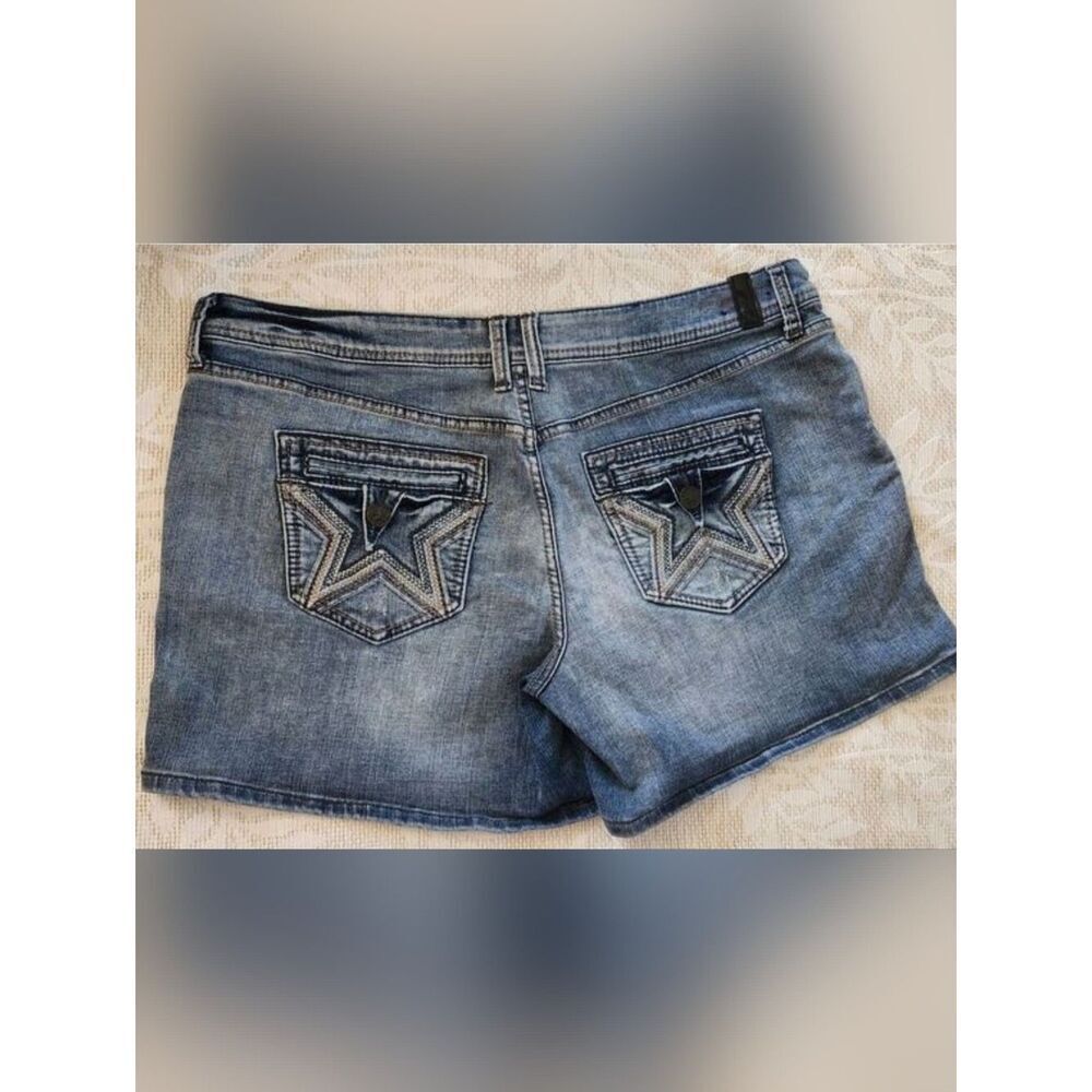R22 People's Liberation Med Wash Jean Shorts w Embroidered Star Back Pockets - Picture 1 of 7
